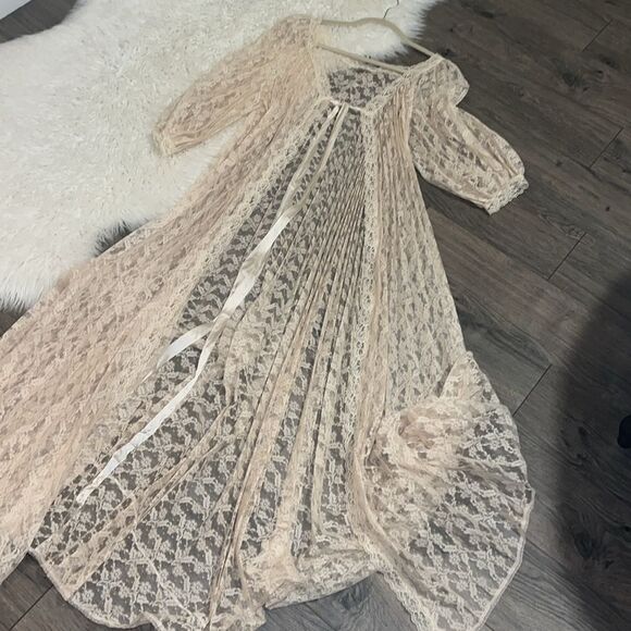 Vintage Elegant Lace Dress in Cream one size - Picture 7 of 7